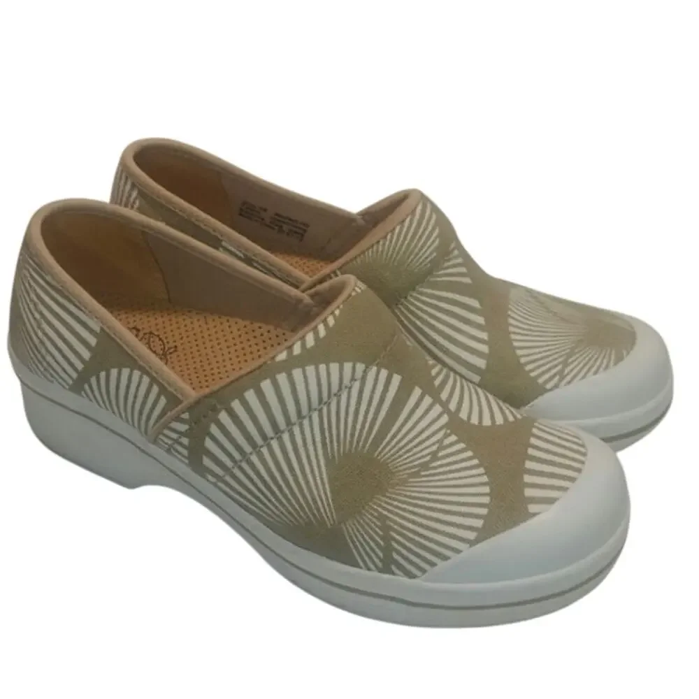 Tan Vegan Dansko Clog sz 38 - Picture 3 of 8